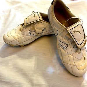 2010 Puma cleats size 9.5